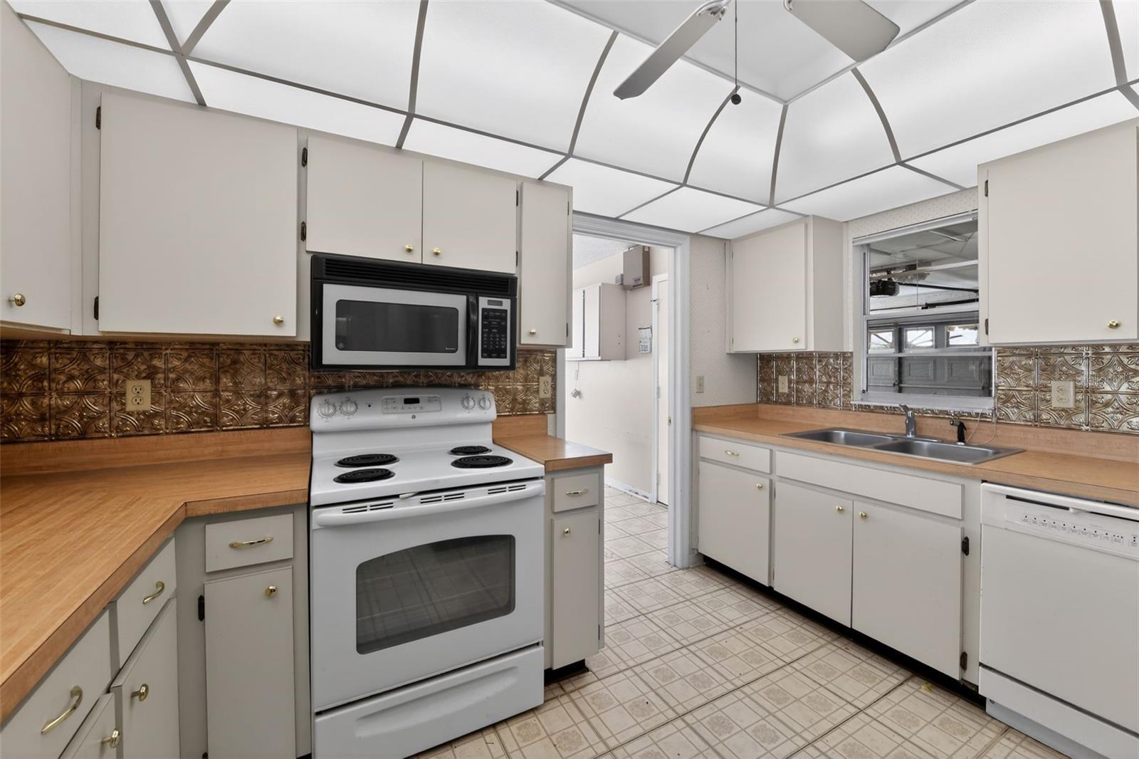 Image 20 of 31 For 2121 Meadowlark Lane