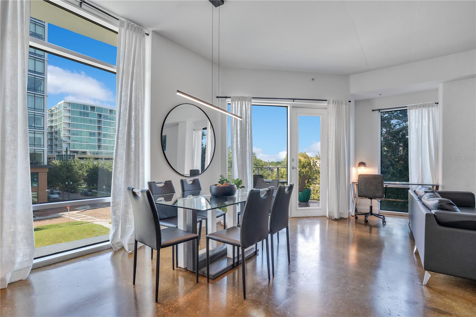 Image 11 of 46 For 525 Jackson Street 301