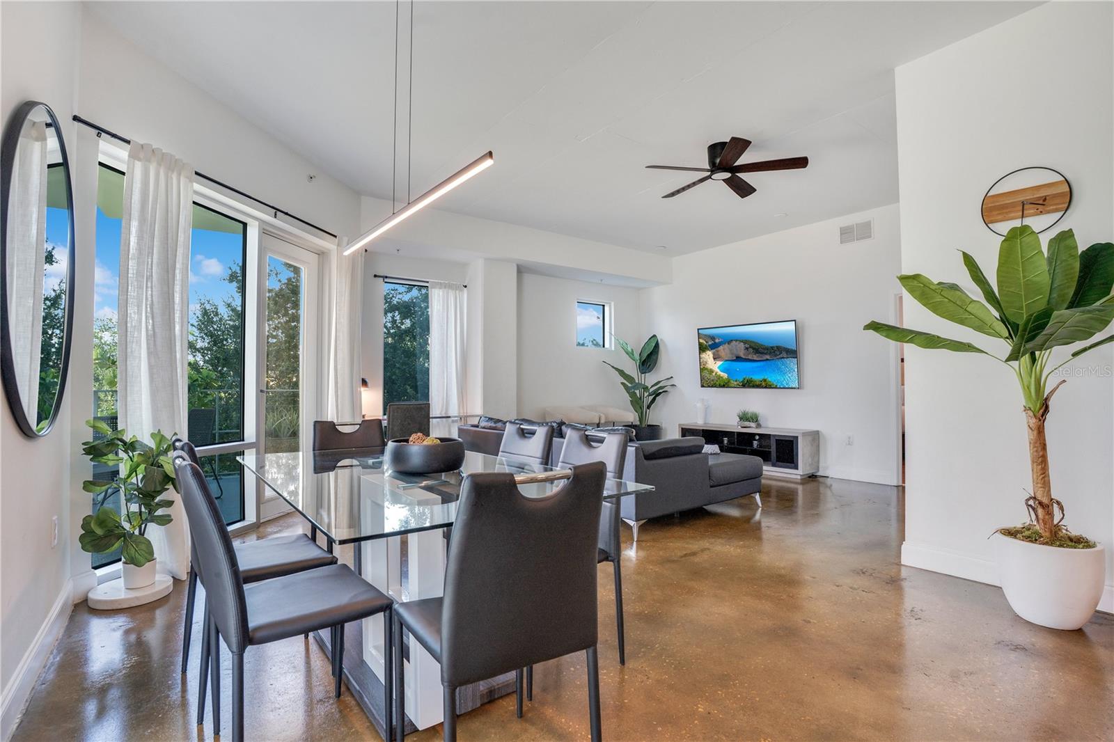 Image 13 of 46 For 525 Jackson Street 301