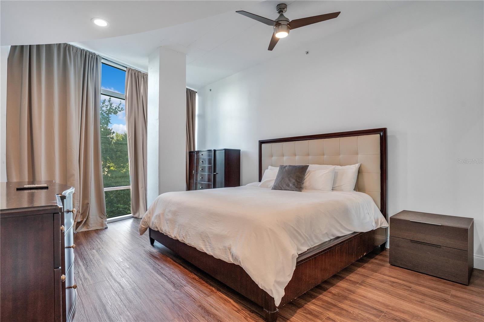 Image 26 of 46 For 525 Jackson Street 301