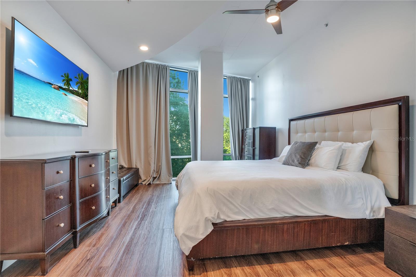 Image 27 of 46 For 525 Jackson Street 301