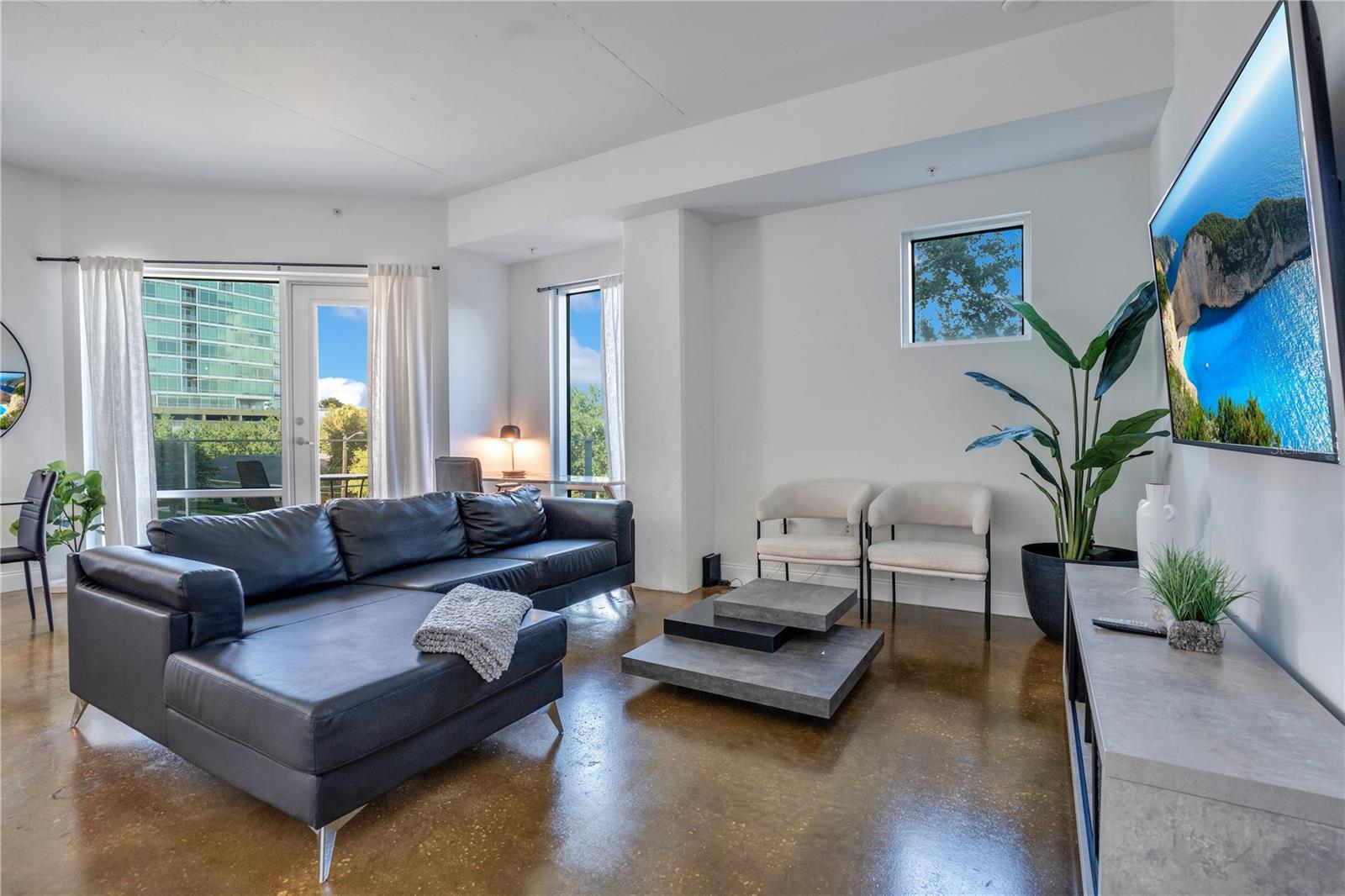 Image 8 of 46 For 525 Jackson Street 301