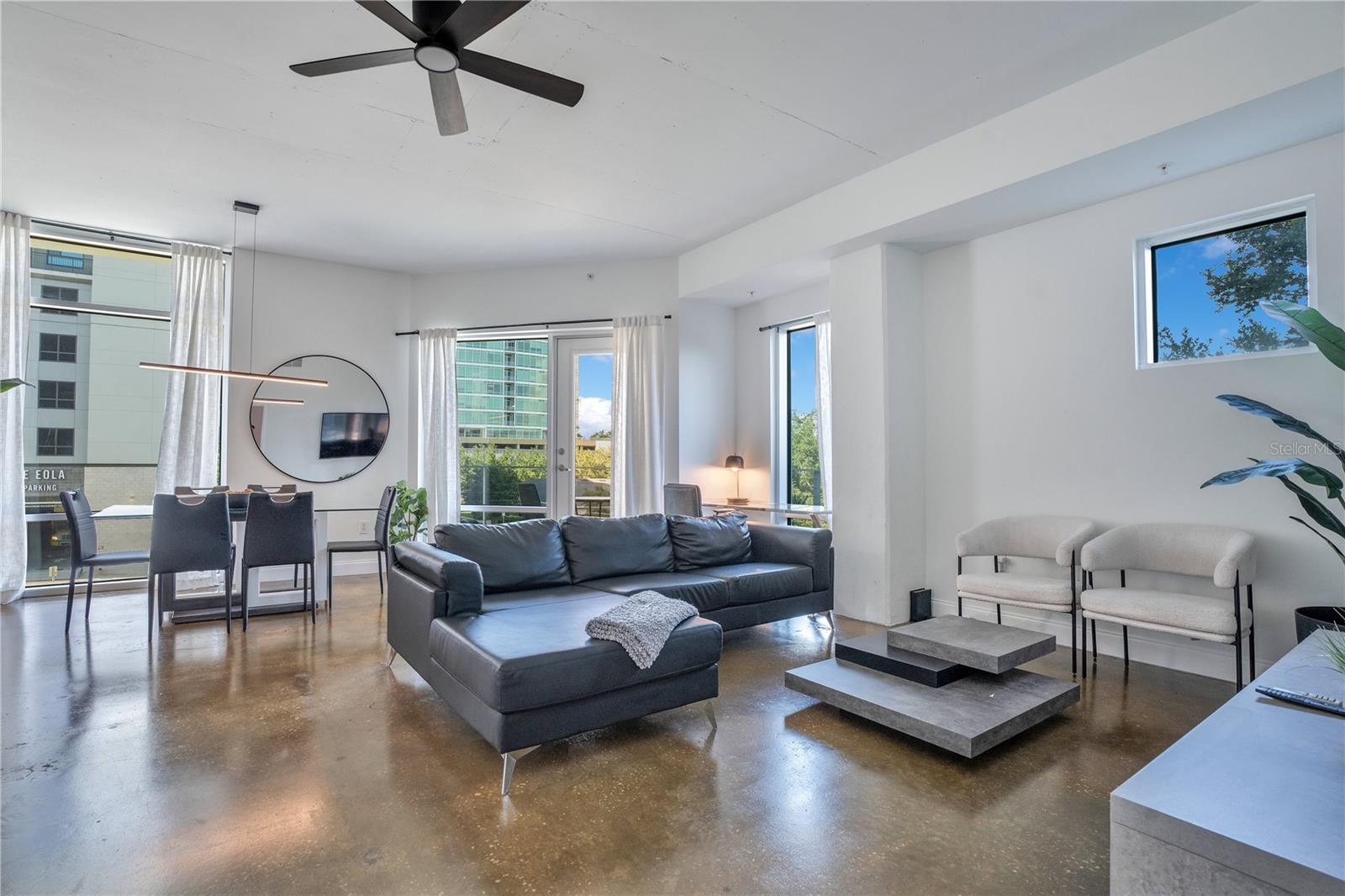 Image 9 of 46 For 525 Jackson Street 301