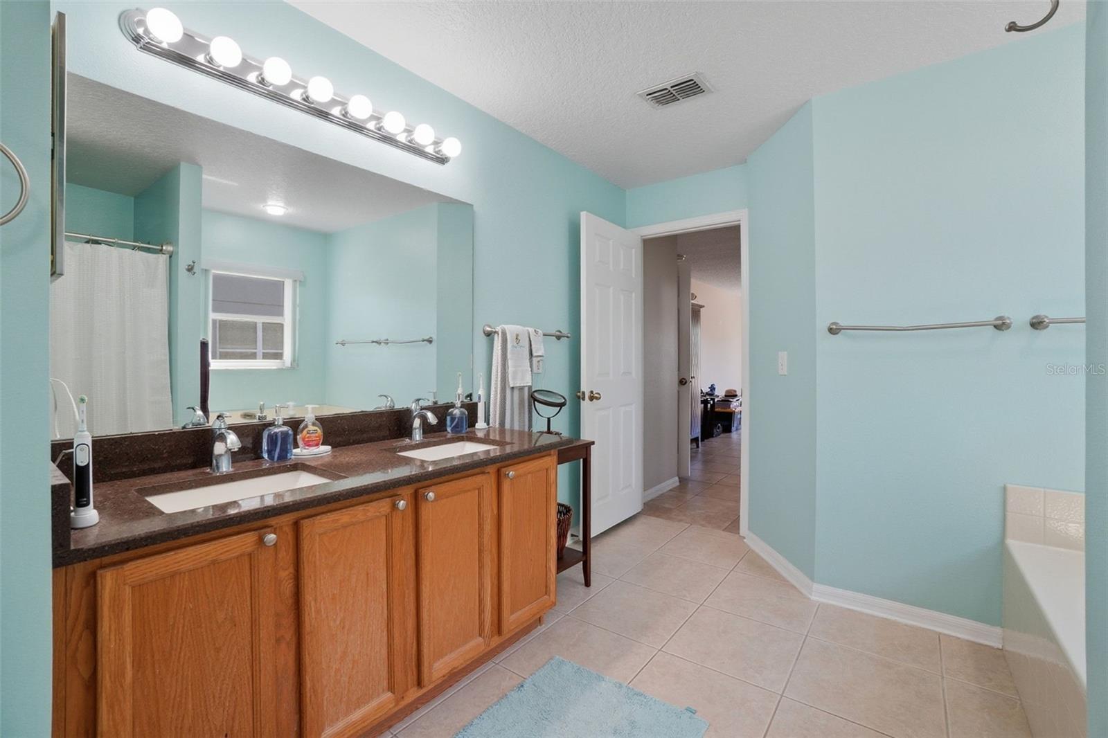 Image 21 of 34 For 14300 Abington Heights Drive