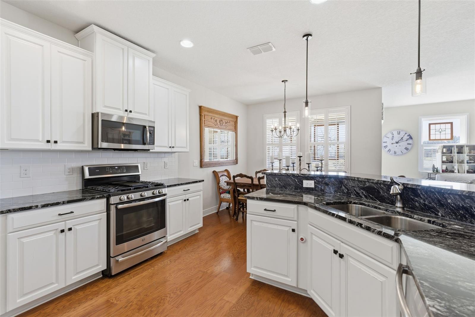 Image 16 of 42 For 1560 Chelsea Manor Circle