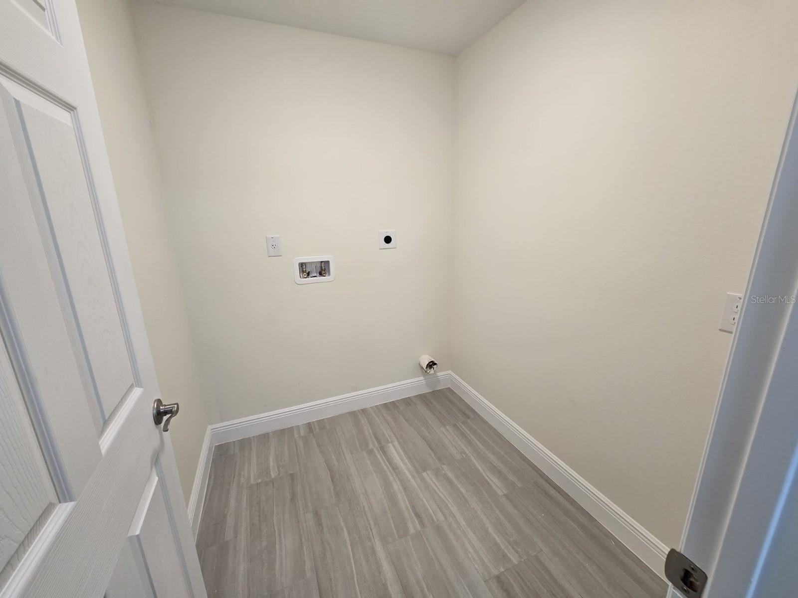 Image 11 of 13 For 560 Sumner Avenue