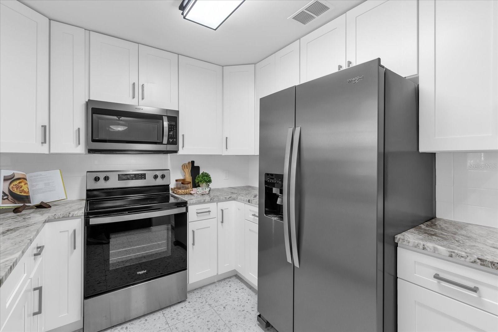 Image 8 of 22 For 1028 Lake Bell Drive