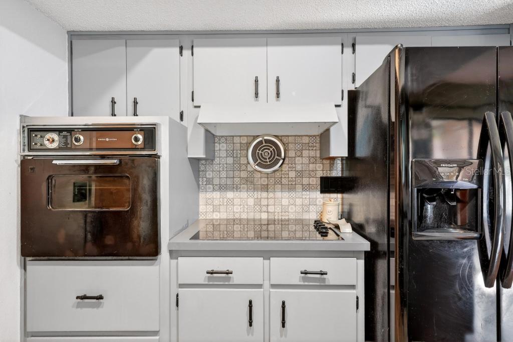 Image 10 of 62 For 2475 Parkview Avenue