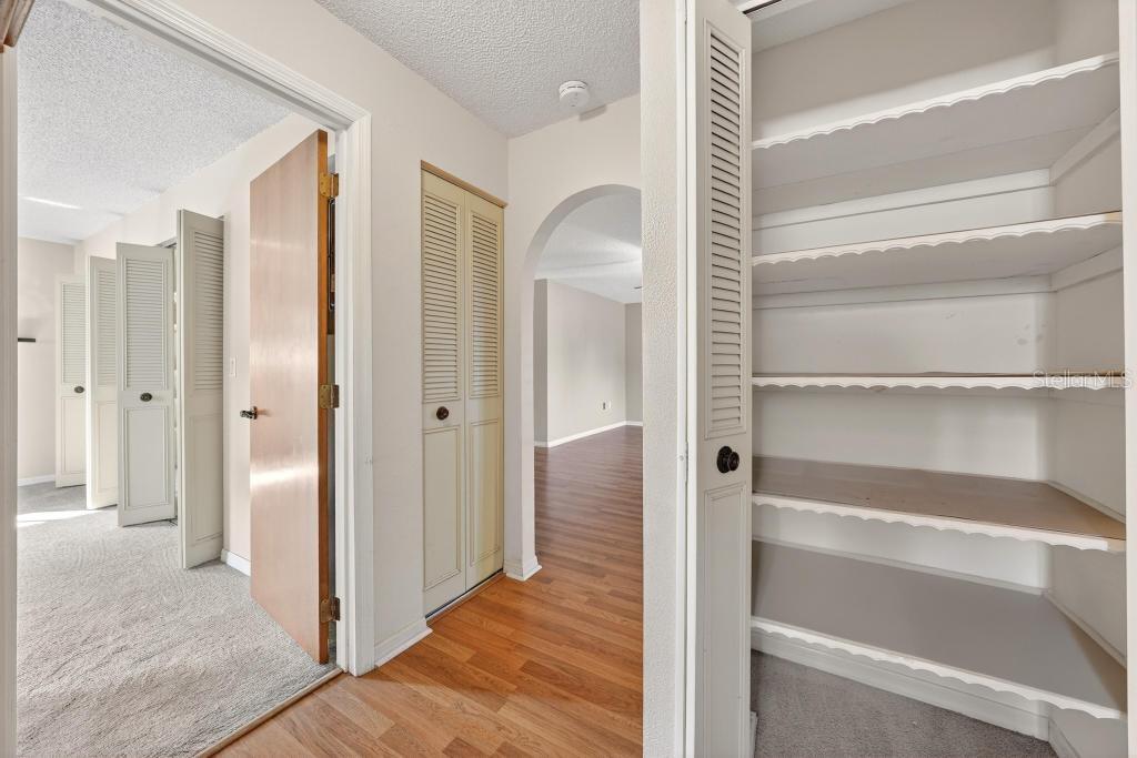 Image 22 of 62 For 2475 Parkview Avenue