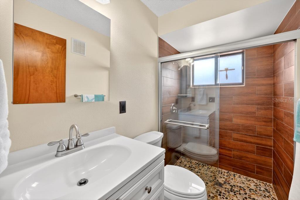 Image 25 of 62 For 2475 Parkview Avenue