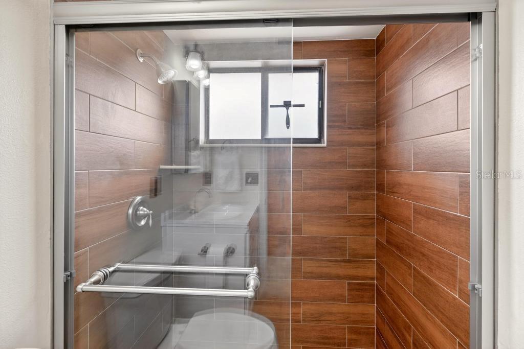 Image 27 of 62 For 2475 Parkview Avenue