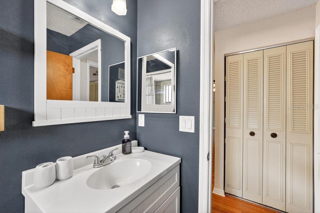 Image 31 of 62 For 2475 Parkview Avenue