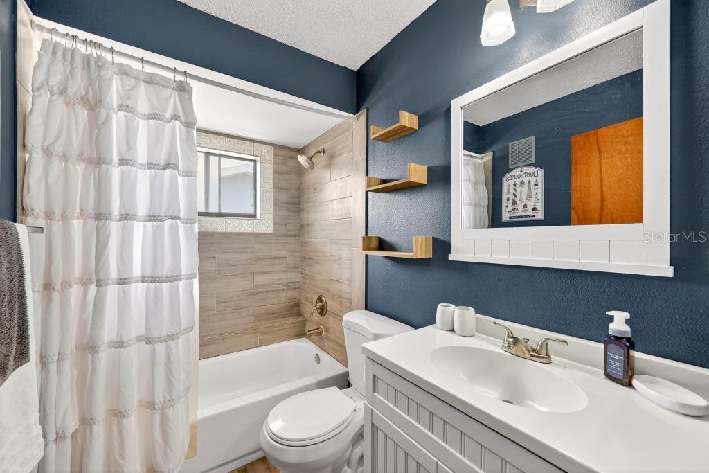 Image 32 of 62 For 2475 Parkview Avenue