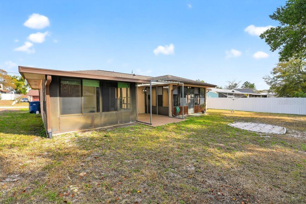 Image 45 of 62 For 2475 Parkview Avenue