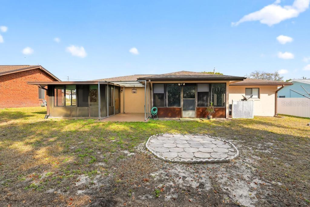 Image 46 of 62 For 2475 Parkview Avenue