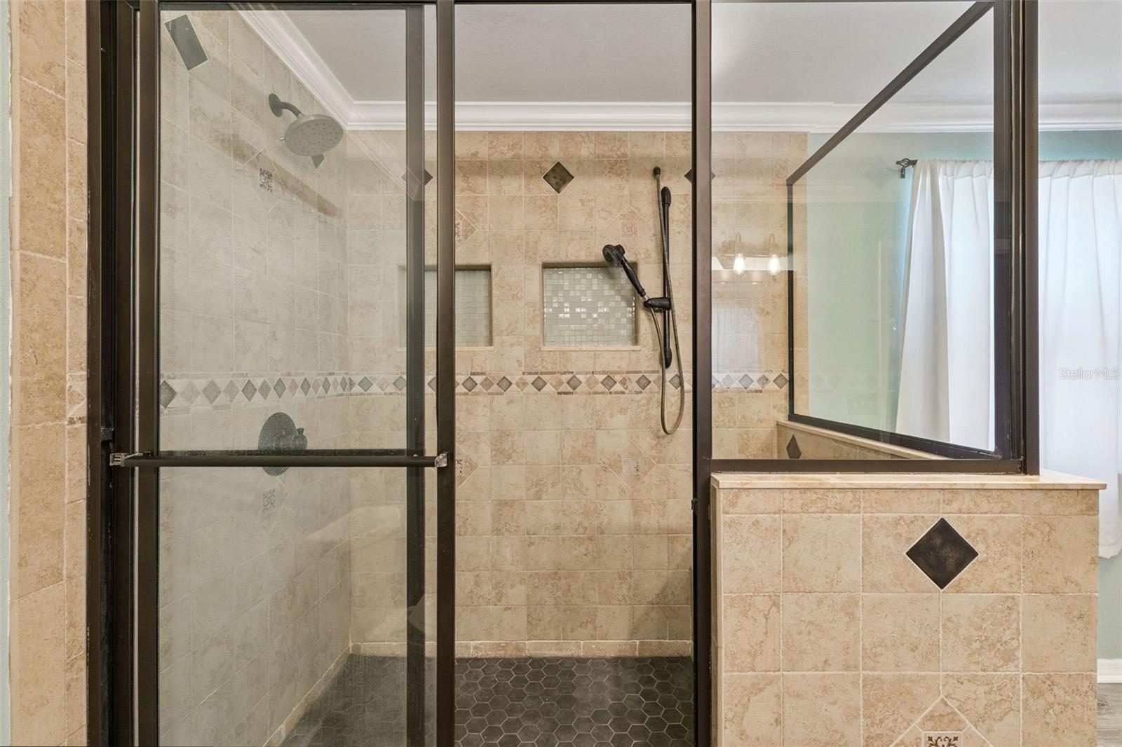 Image 21 of 33 For 2510 Homeland Street