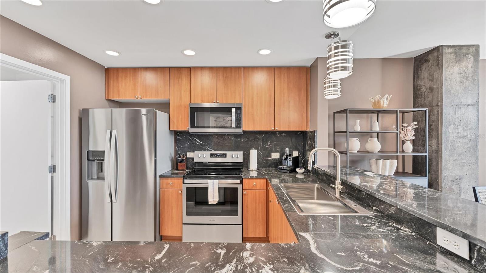 Image 17 of 52 For 525 Jackson Street 506