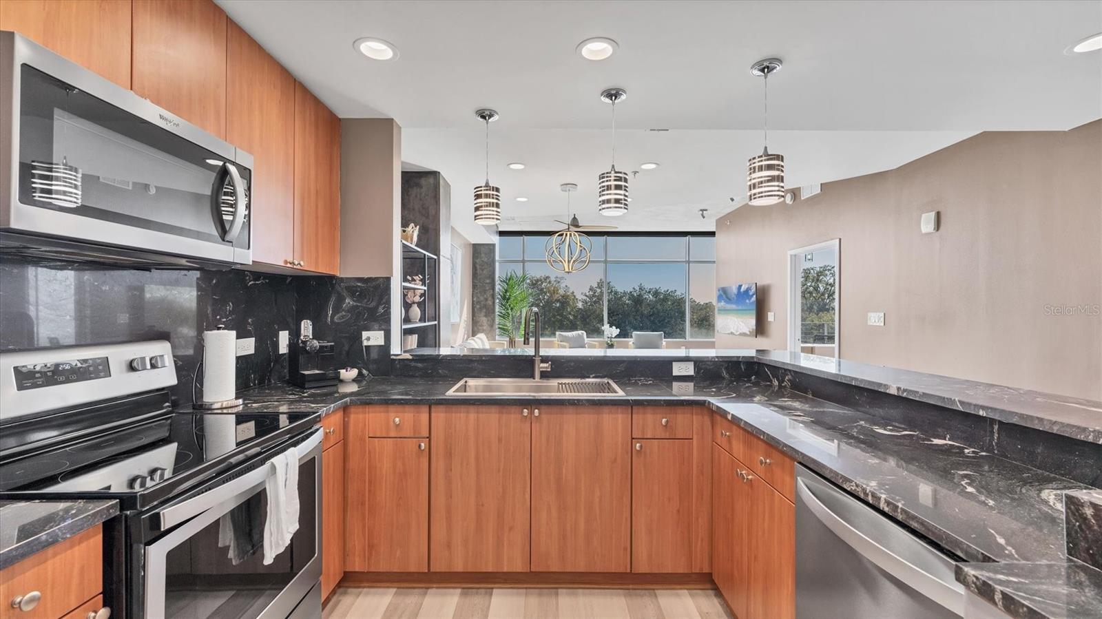 Image 20 of 52 For 525 Jackson Street 506