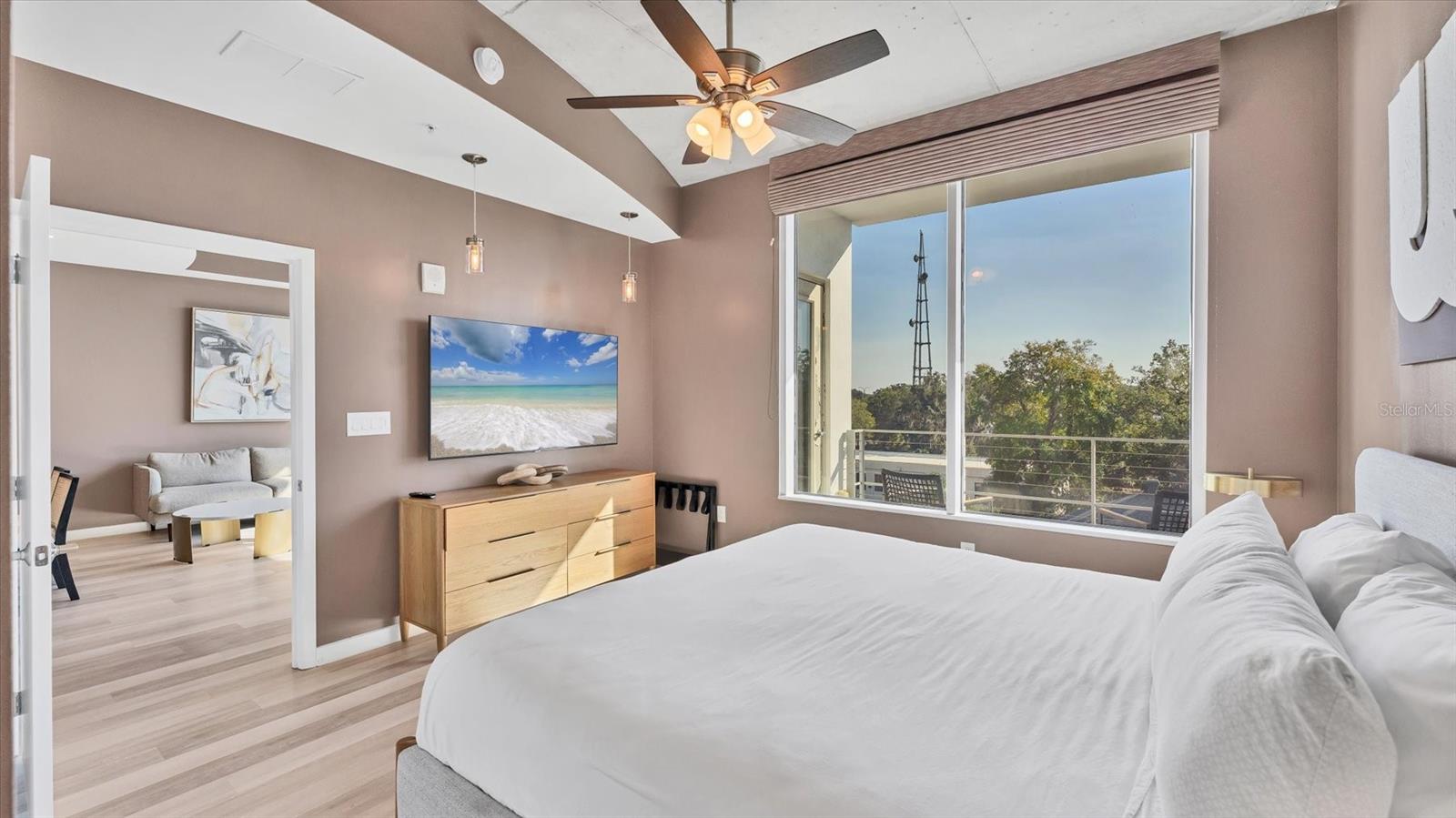 Image 23 of 52 For 525 Jackson Street 506