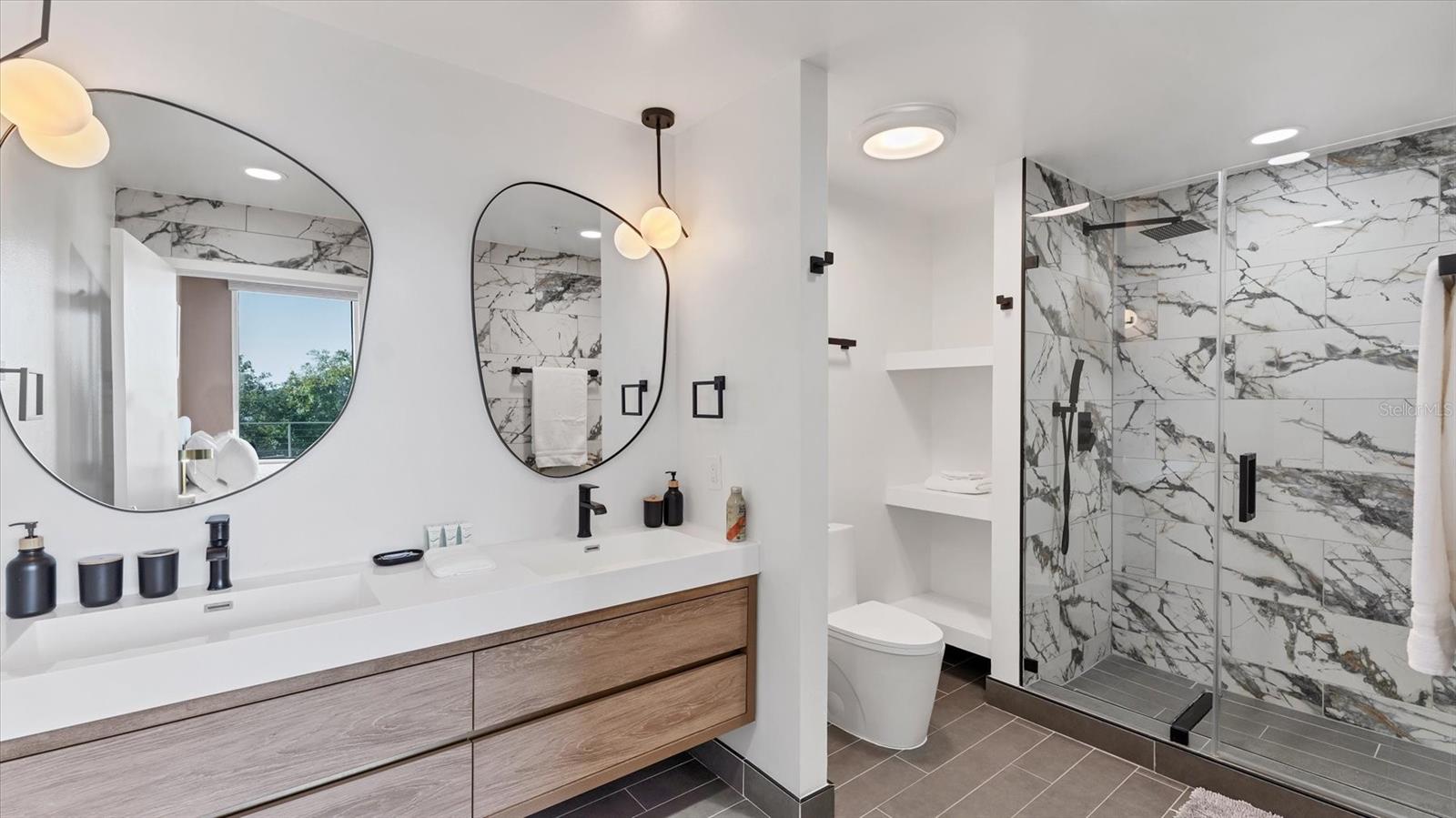 Image 26 of 52 For 525 Jackson Street 506