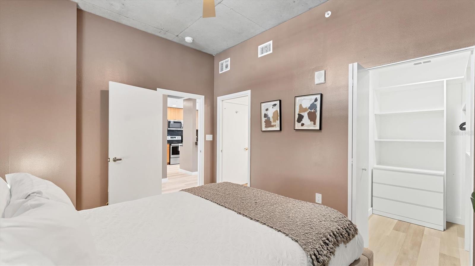 Image 30 of 52 For 525 Jackson Street 506