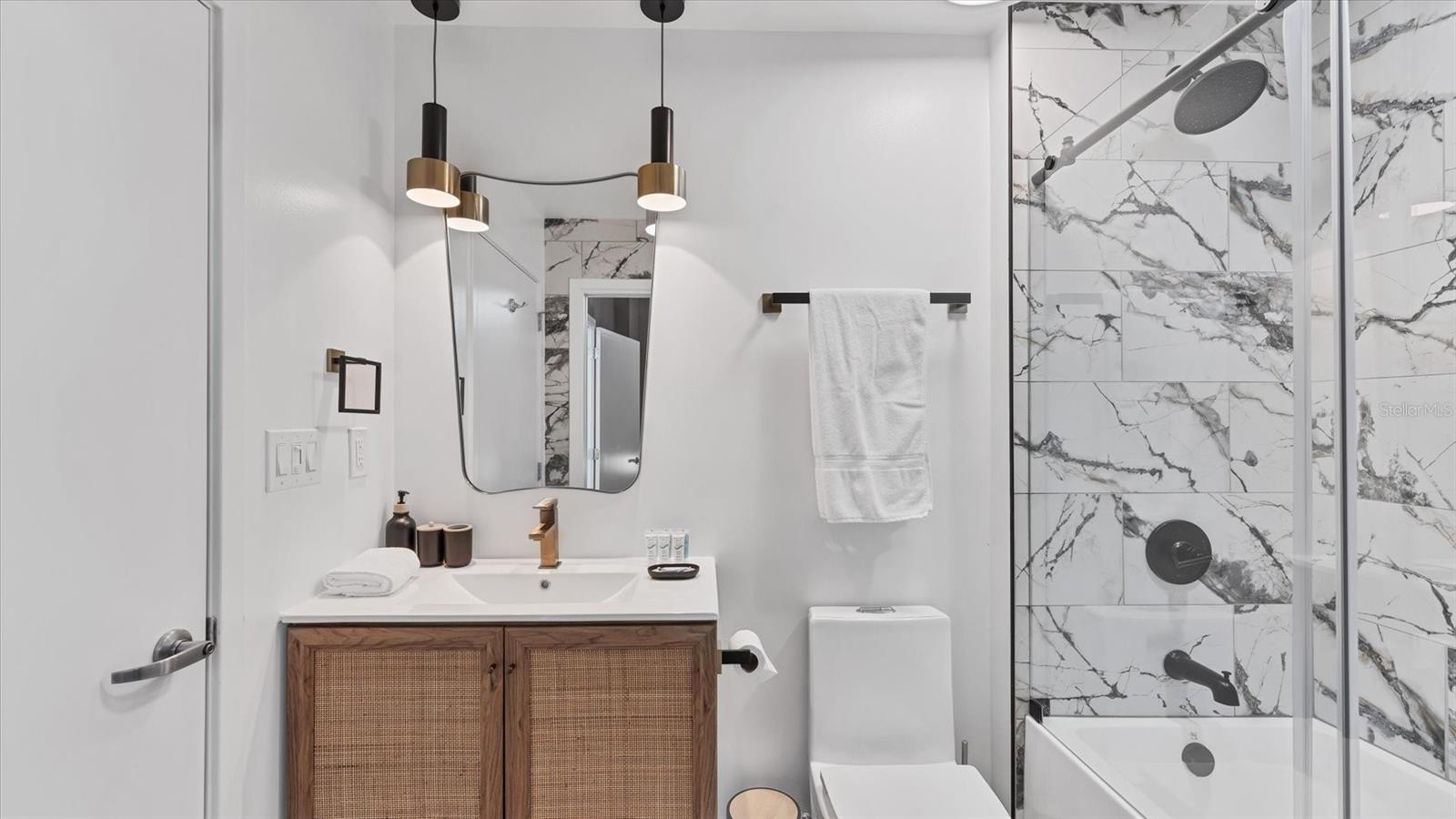 Image 32 of 52 For 525 Jackson Street 506