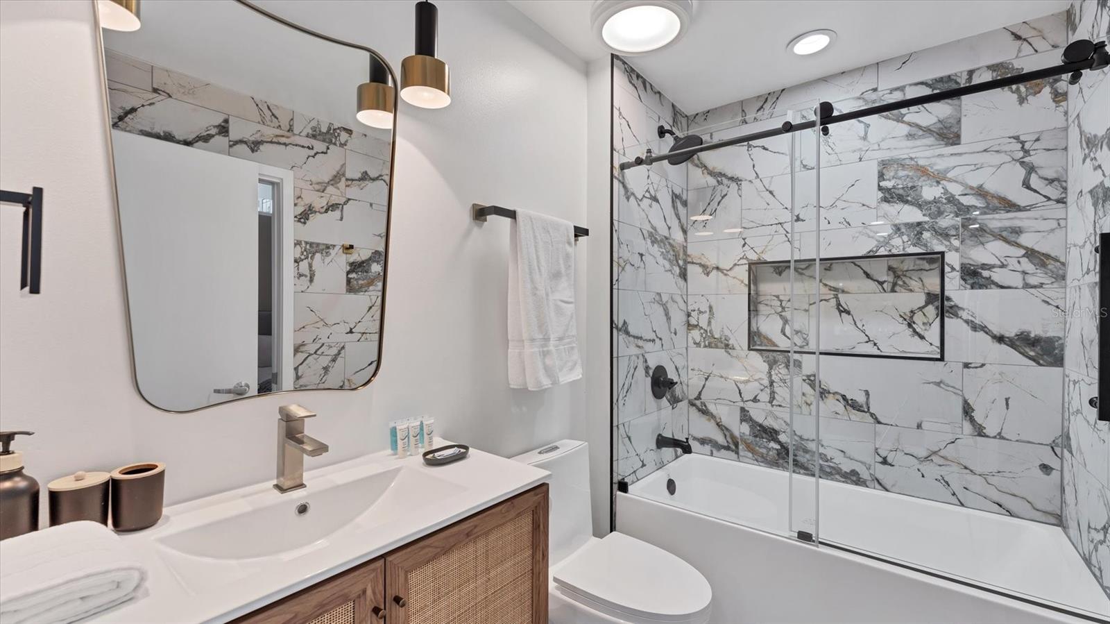 Image 33 of 52 For 525 Jackson Street 506