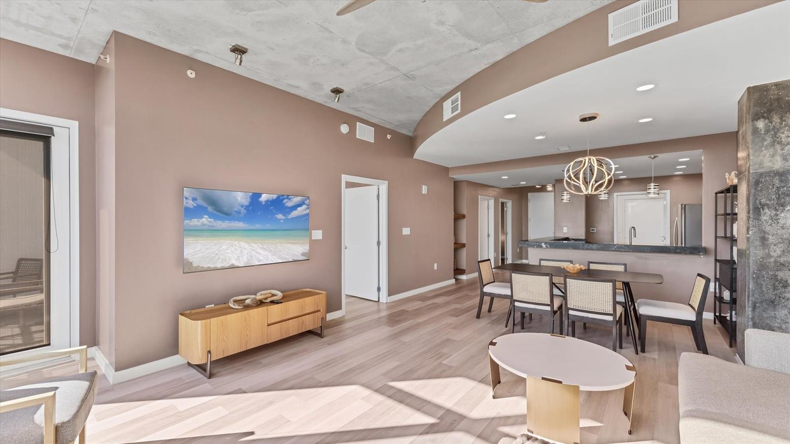 Image 9 of 52 For 525 Jackson Street 506