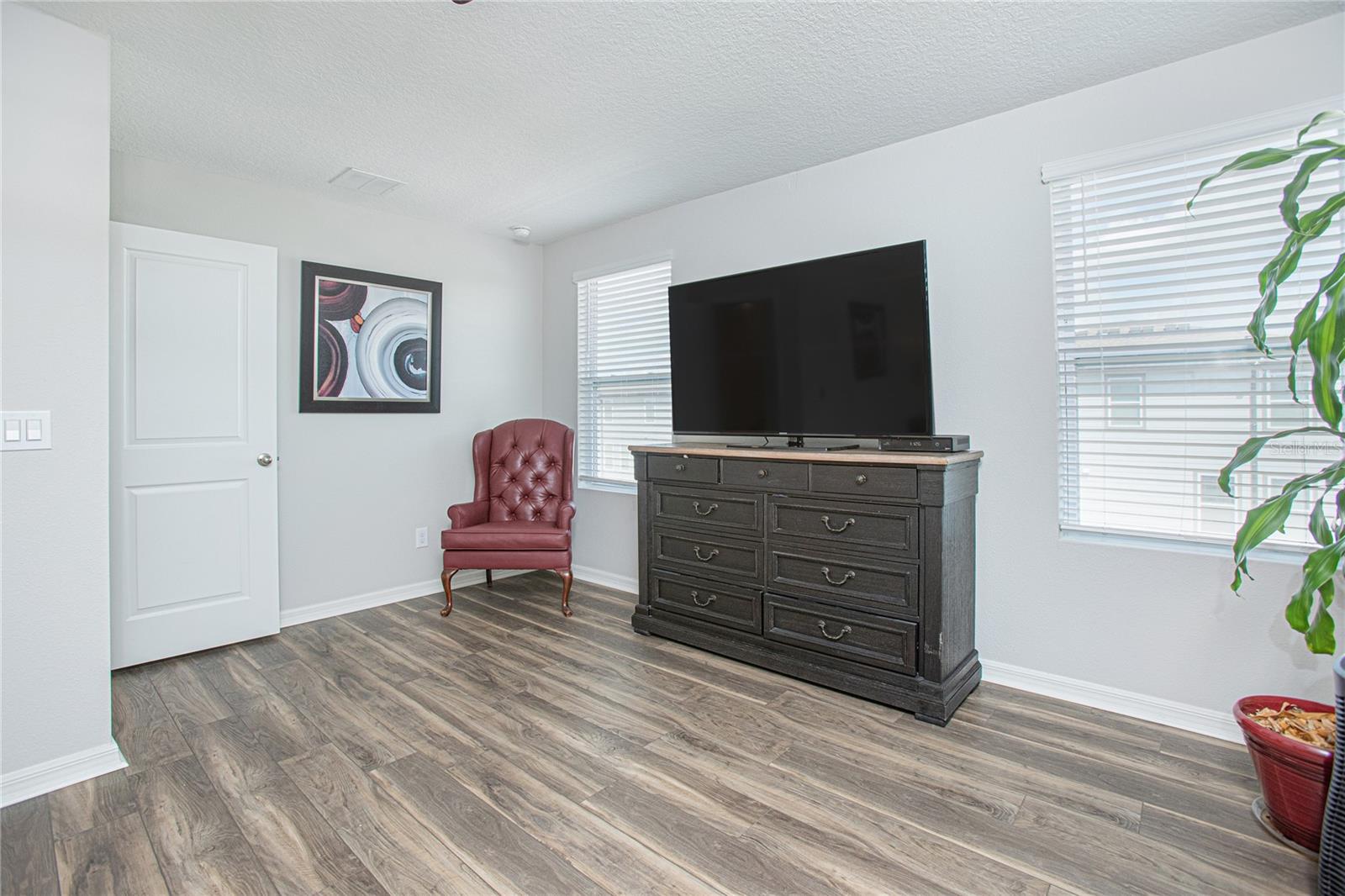 Image 12 of 37 For 12905 Gabor Avenue