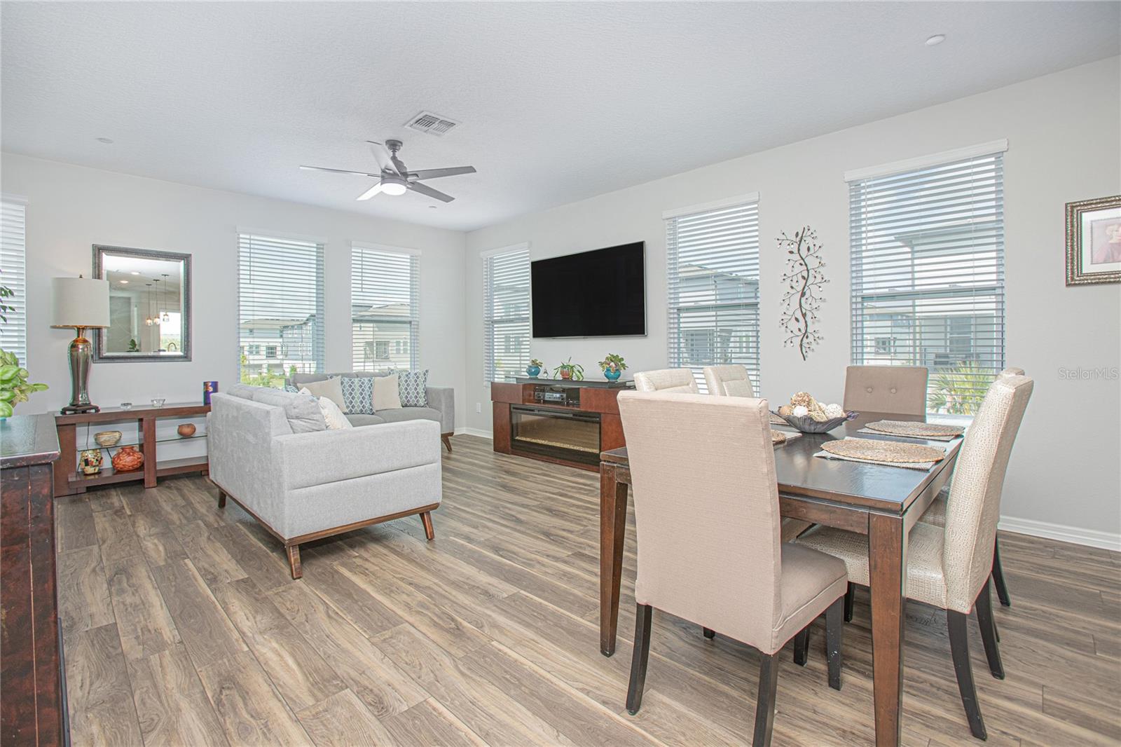 Image 7 of 37 For 12905 Gabor Avenue