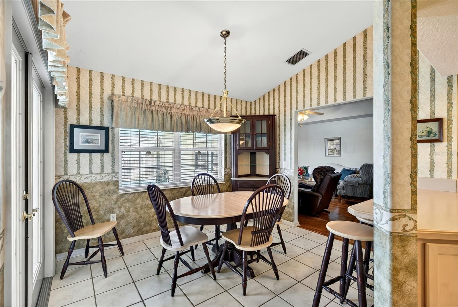 Image 16 of 38 For 2910 23rd Avenue