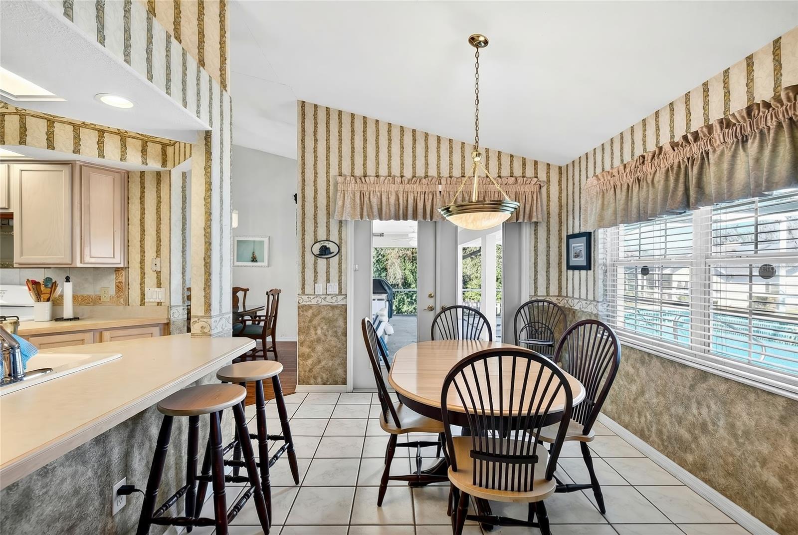 Image 18 of 38 For 2910 23rd Avenue