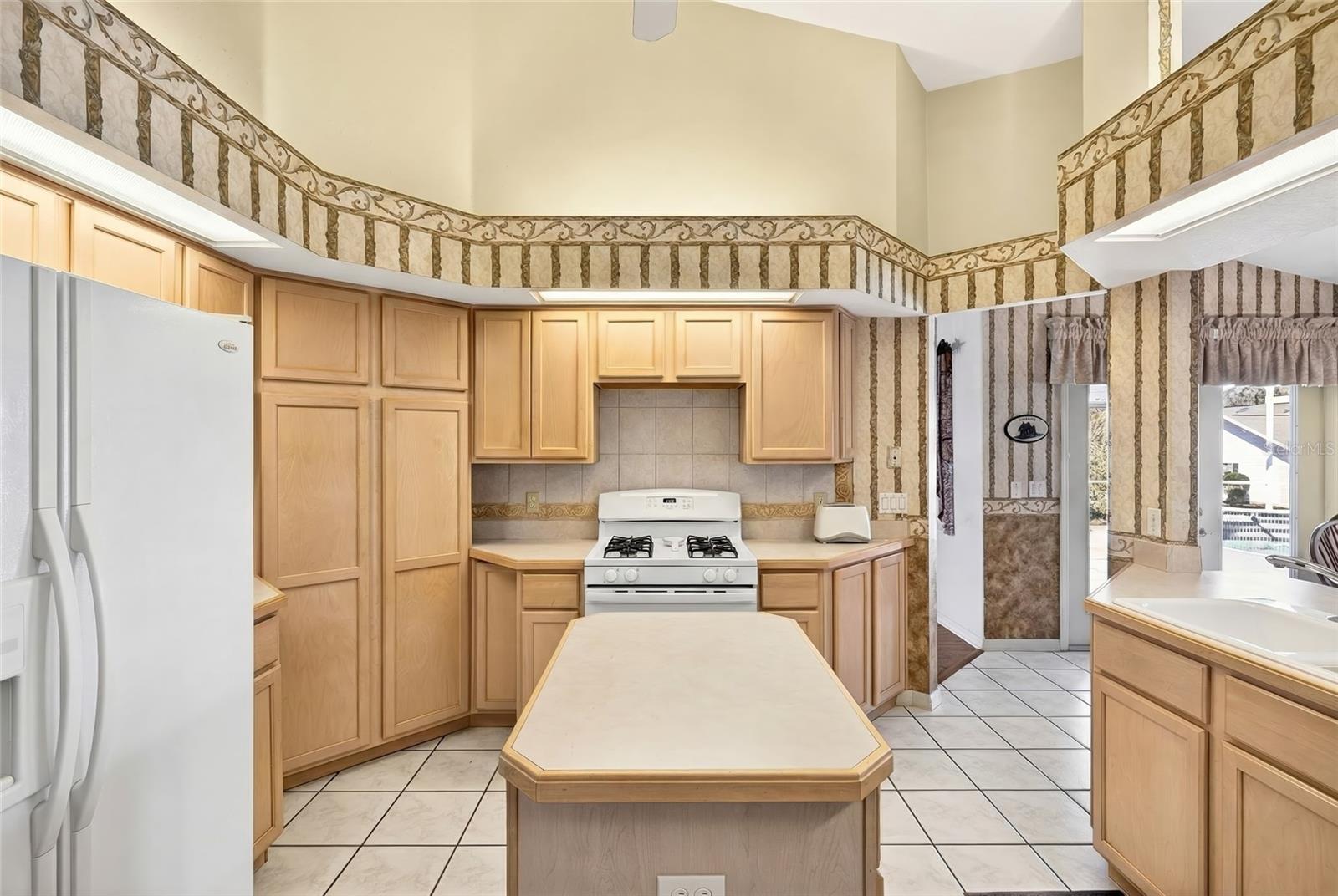 Image 20 of 38 For 2910 23rd Avenue