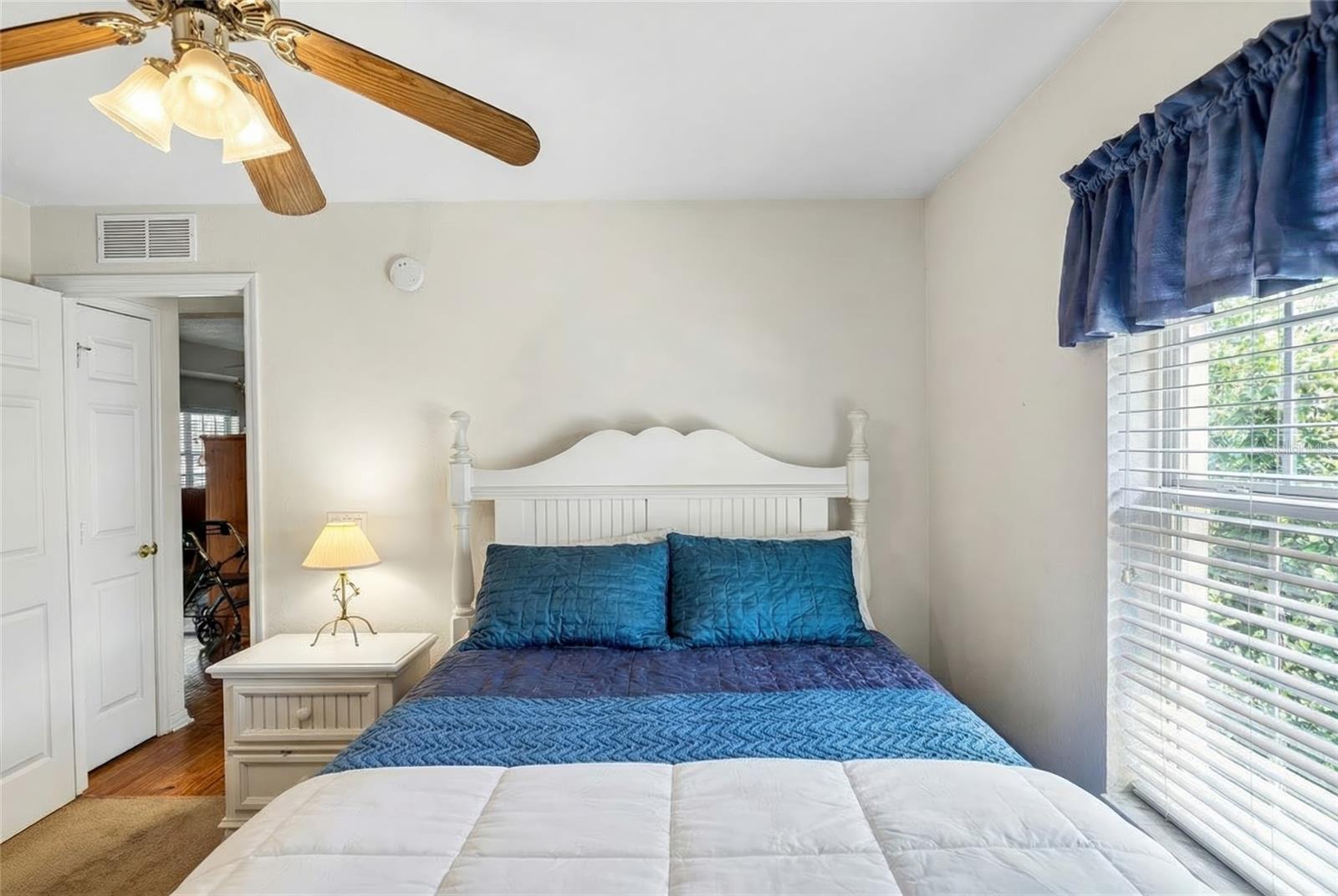 Image 23 of 38 For 2910 23rd Avenue