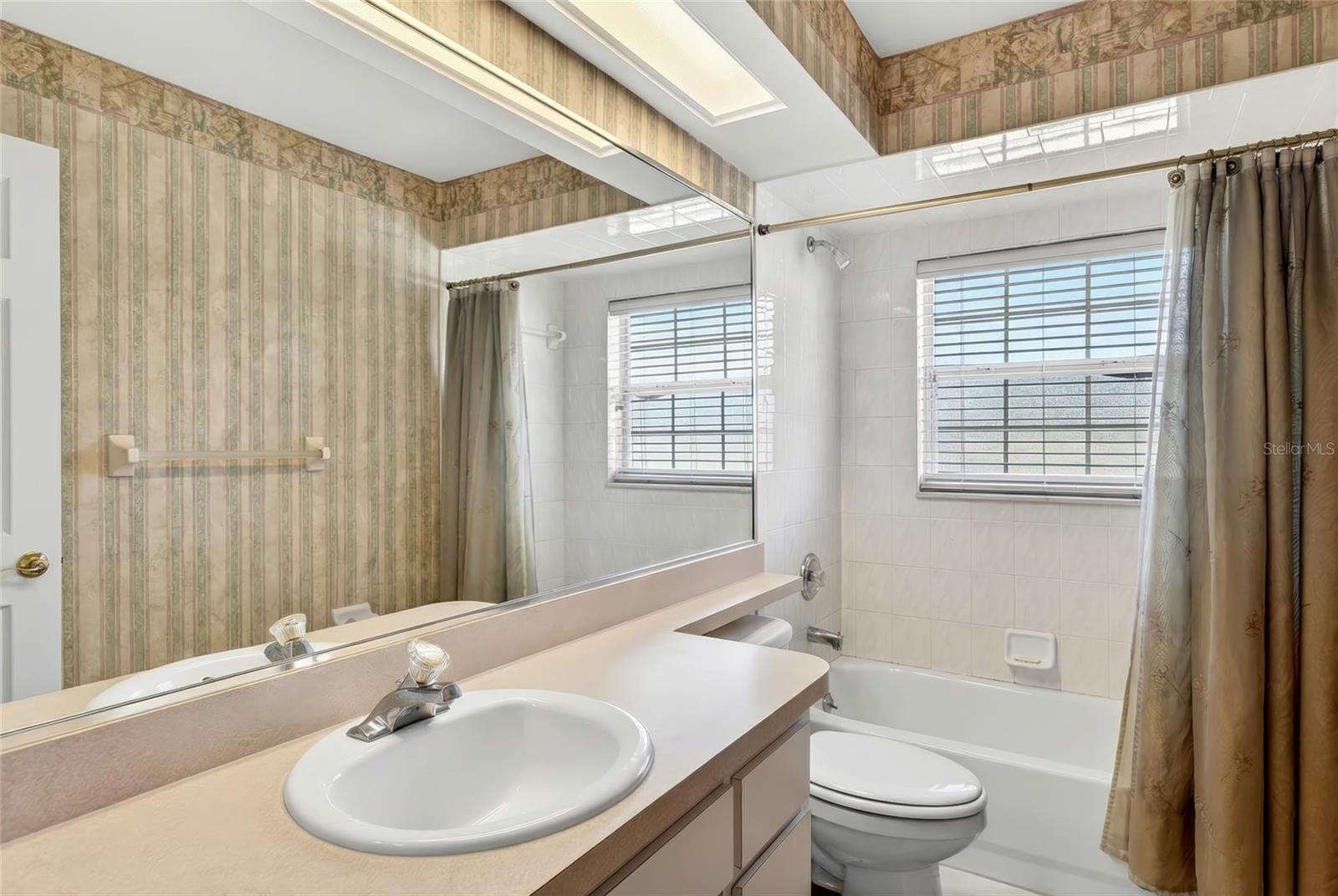 Image 24 of 38 For 2910 23rd Avenue