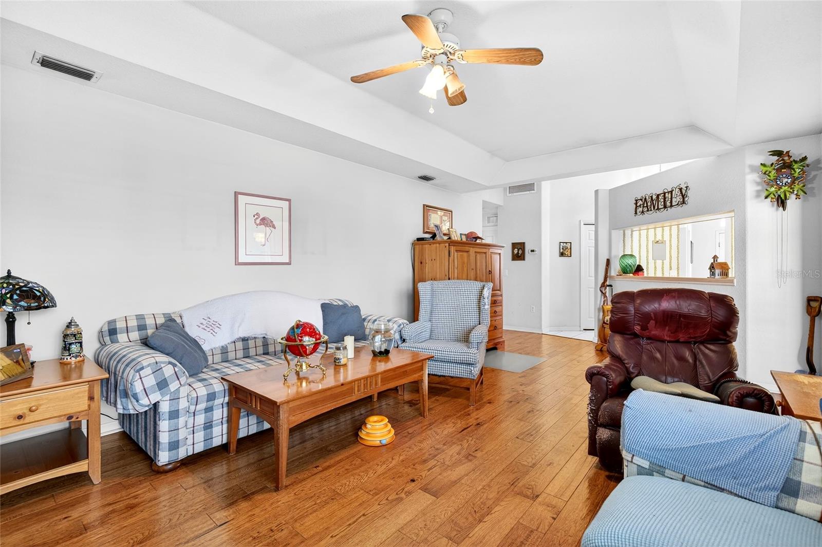 Image 27 of 38 For 2910 23rd Avenue