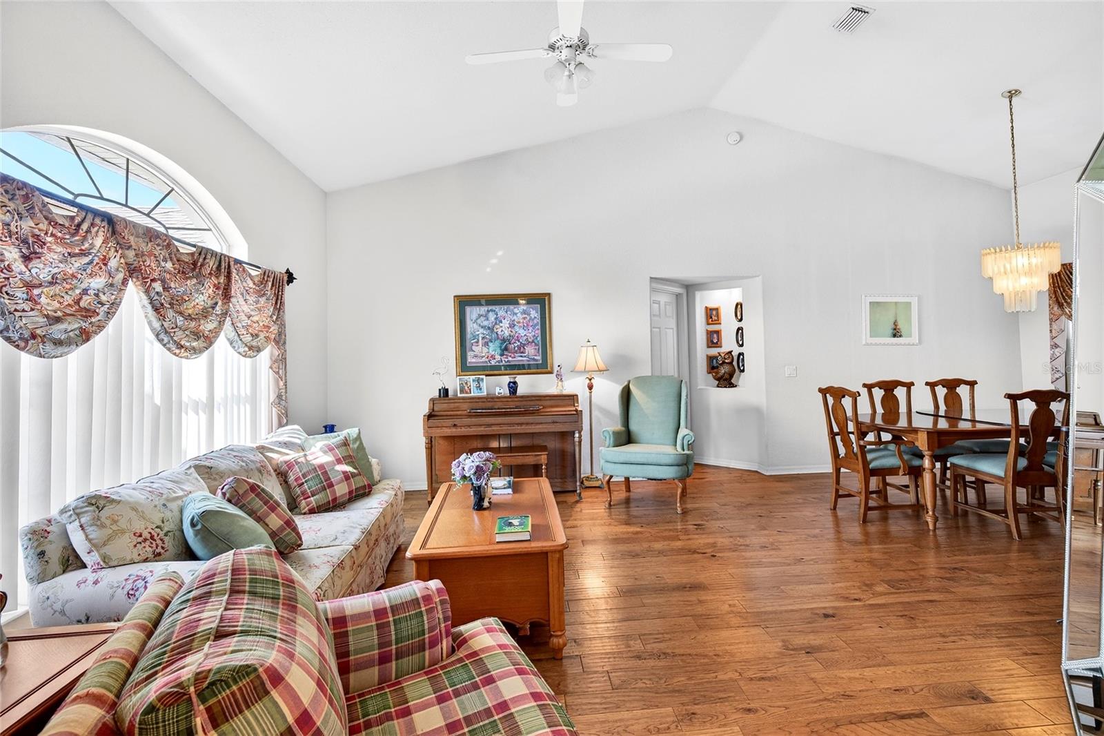 Image 6 of 38 For 2910 23rd Avenue