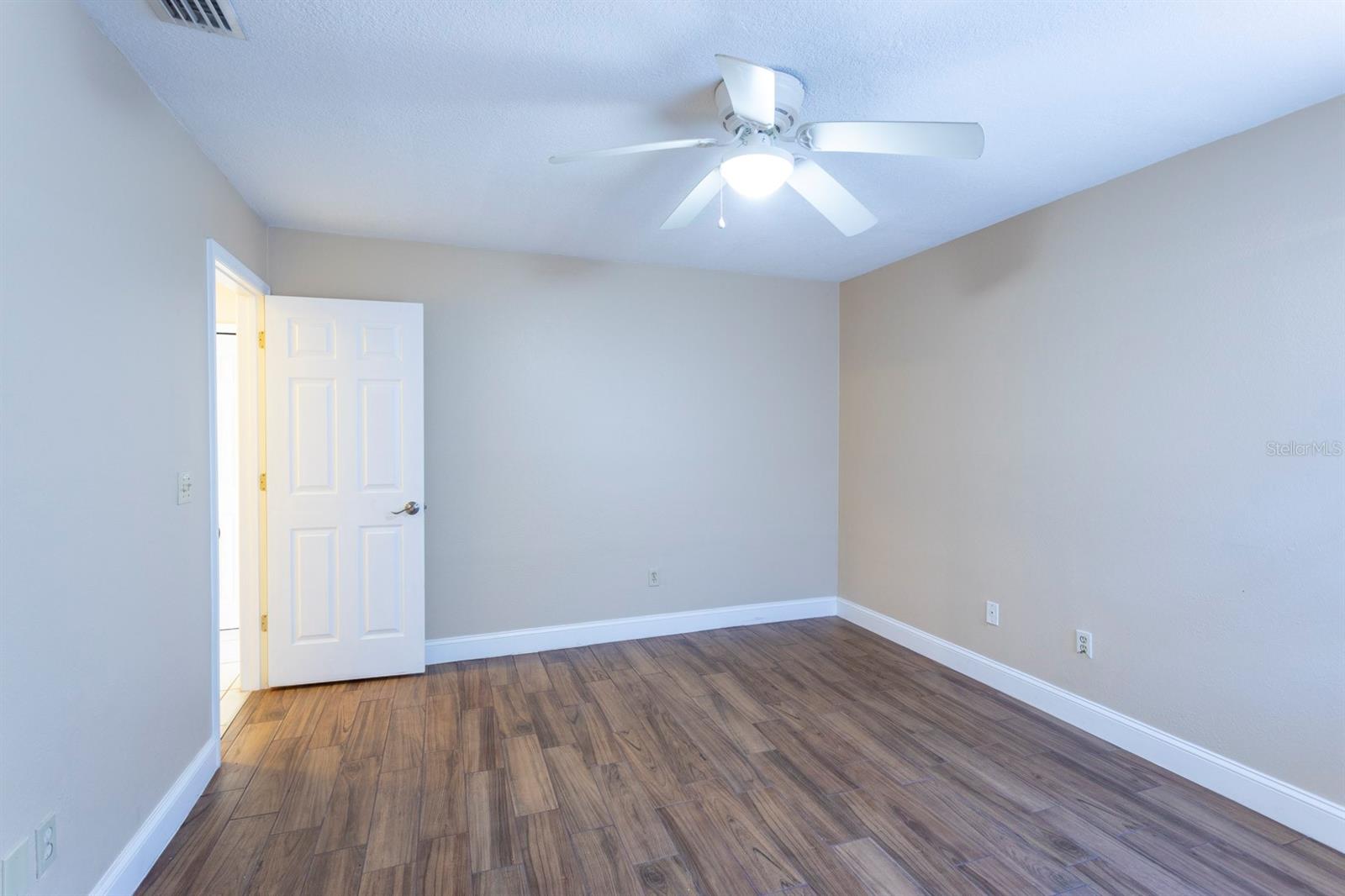 Image 22 of 24 For 618 Nighthawk Circle