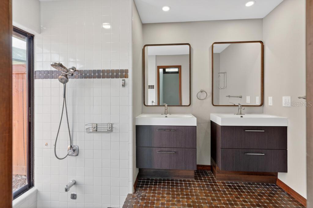 Image 29 of 67 For 234 Duncan Trail