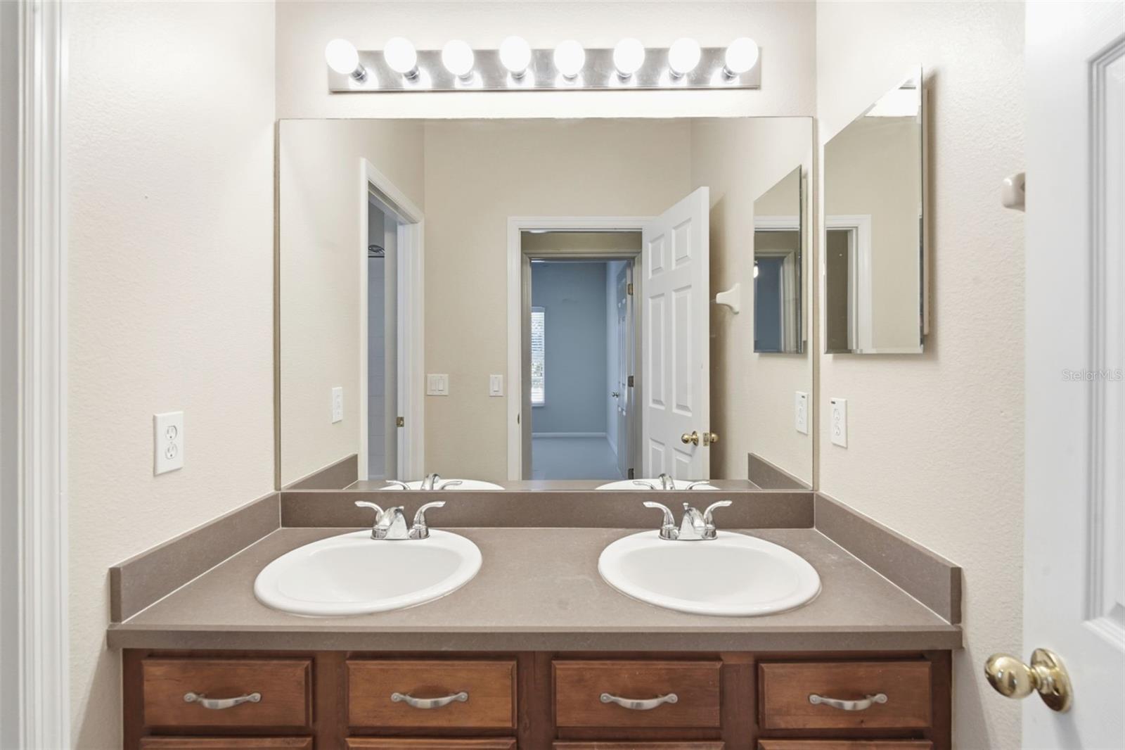 Image 19 of 42 For 8905 Silk Bay Place