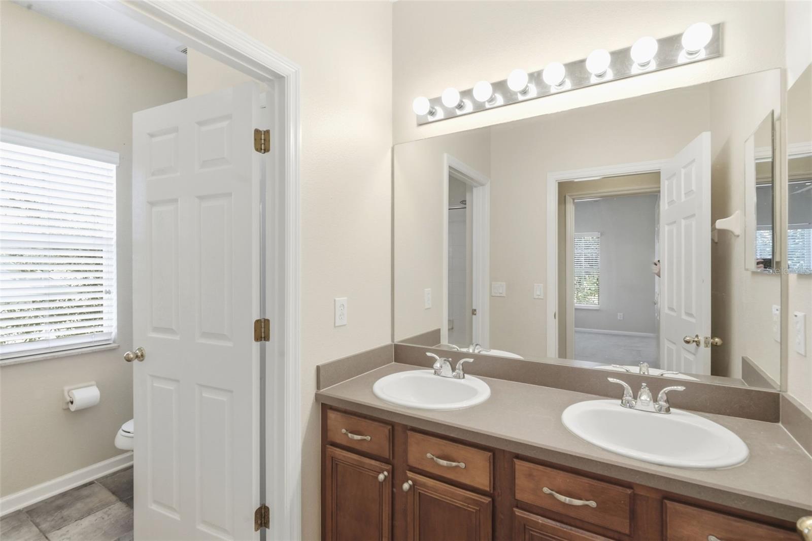 Image 20 of 42 For 8905 Silk Bay Place