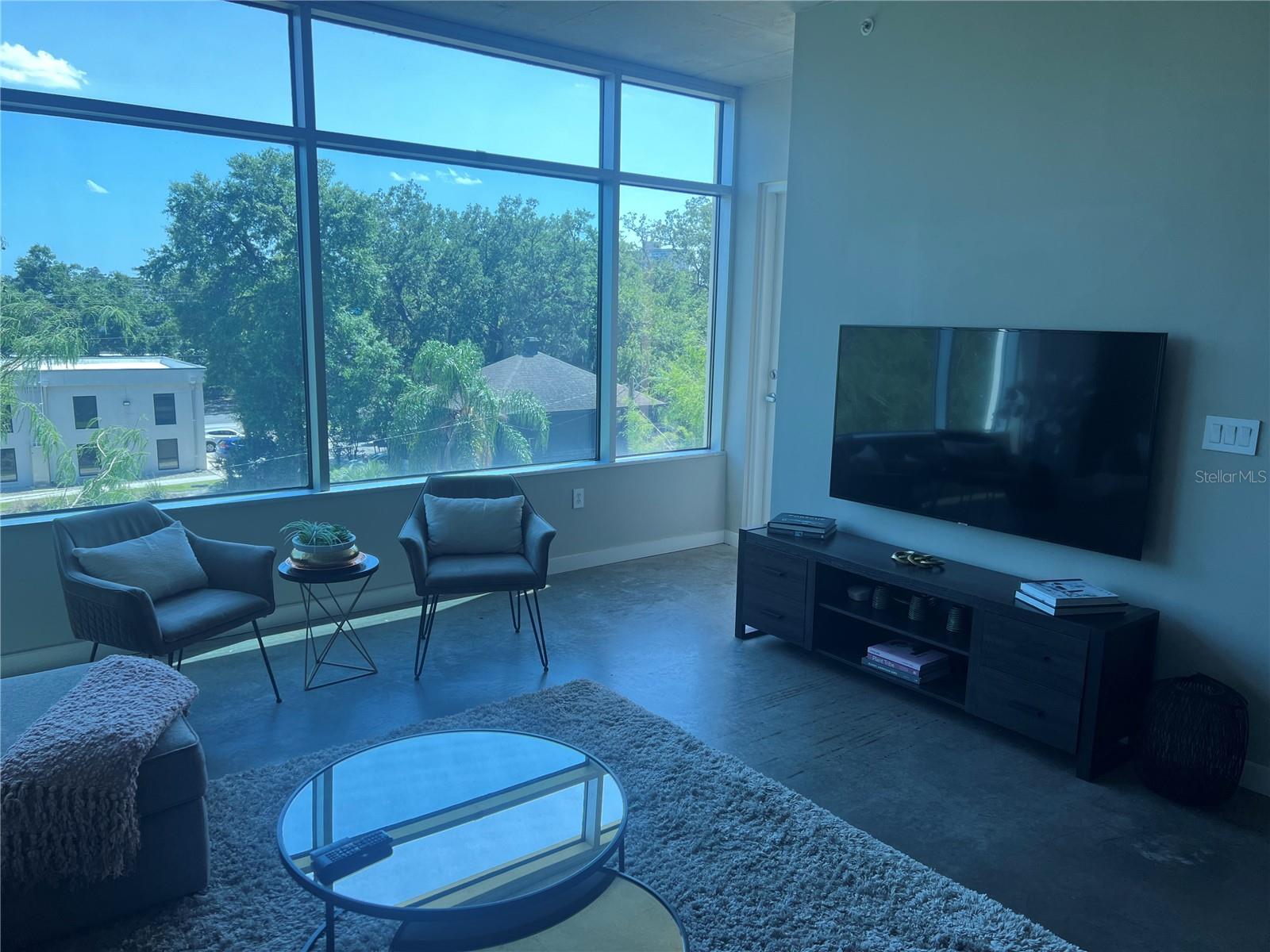 Image 19 of 51 For 525 Jackson Street 404 + 409