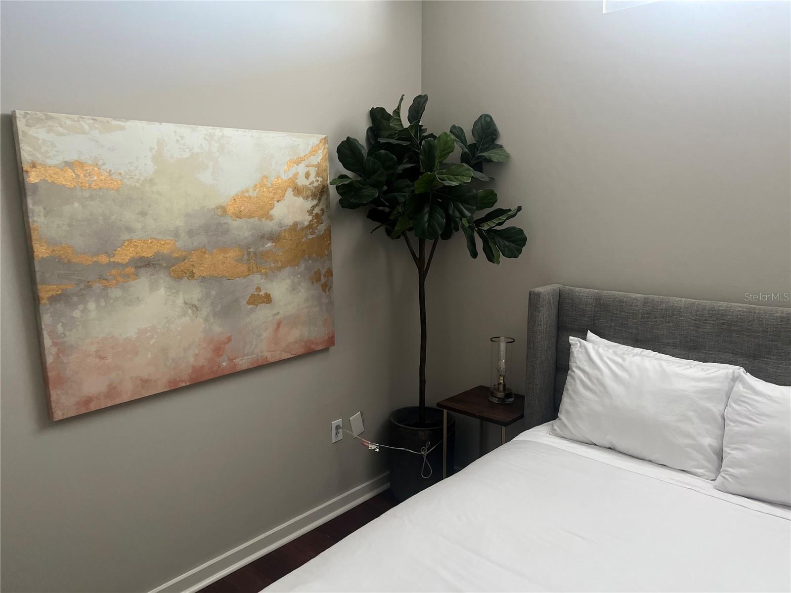 Image 27 of 51 For 525 Jackson Street 404 + 409