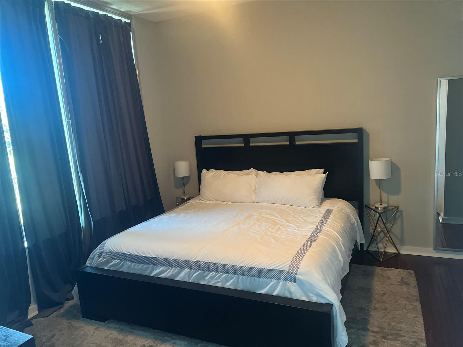 Image 28 of 51 For 525 Jackson Street 404 + 409