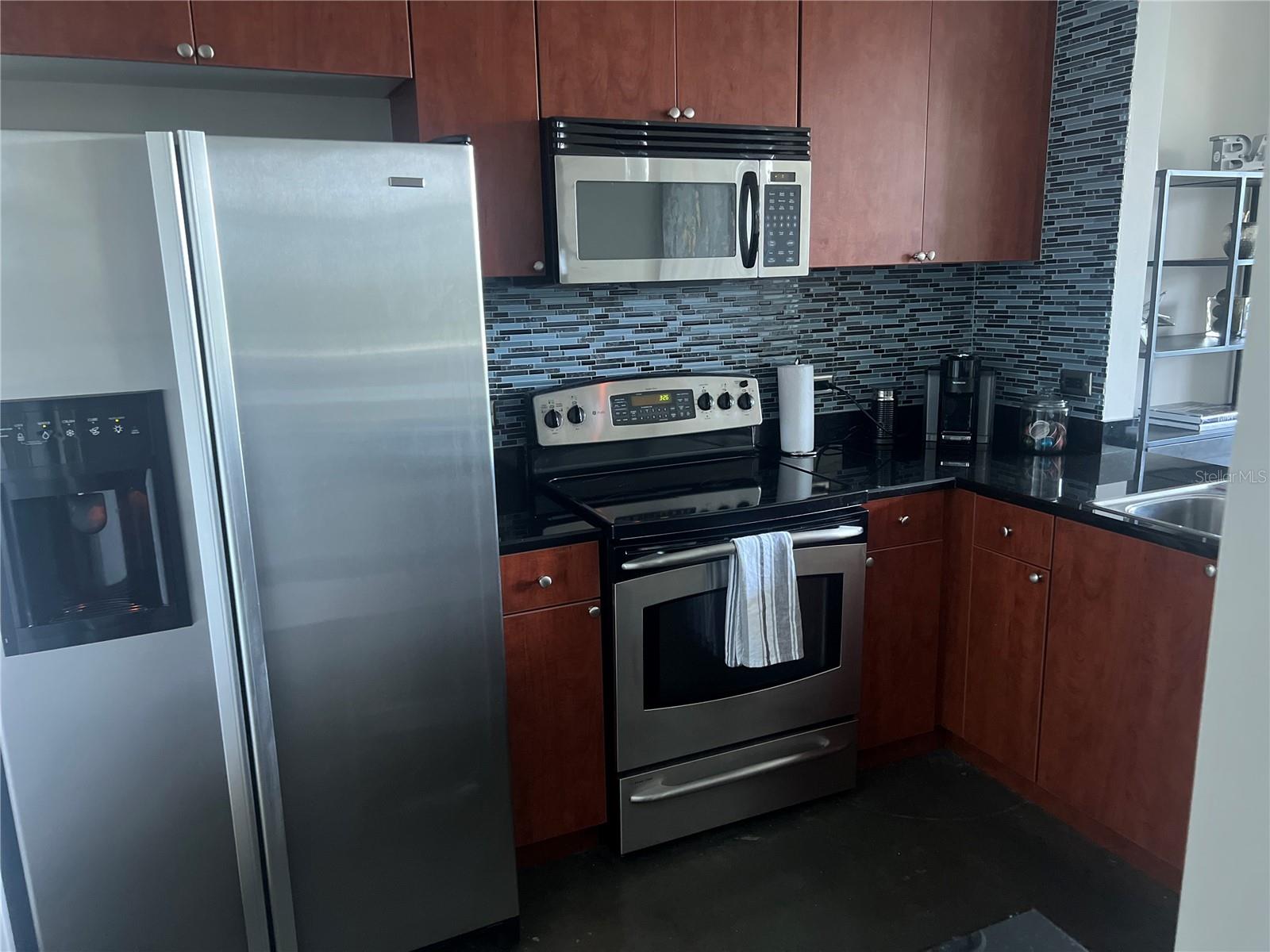 Image 33 of 51 For 525 Jackson Street 404 + 409