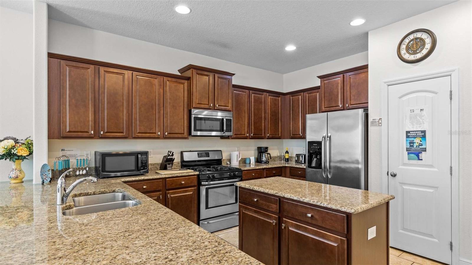 Image 10 of 21 For 5266 Wildwood Way