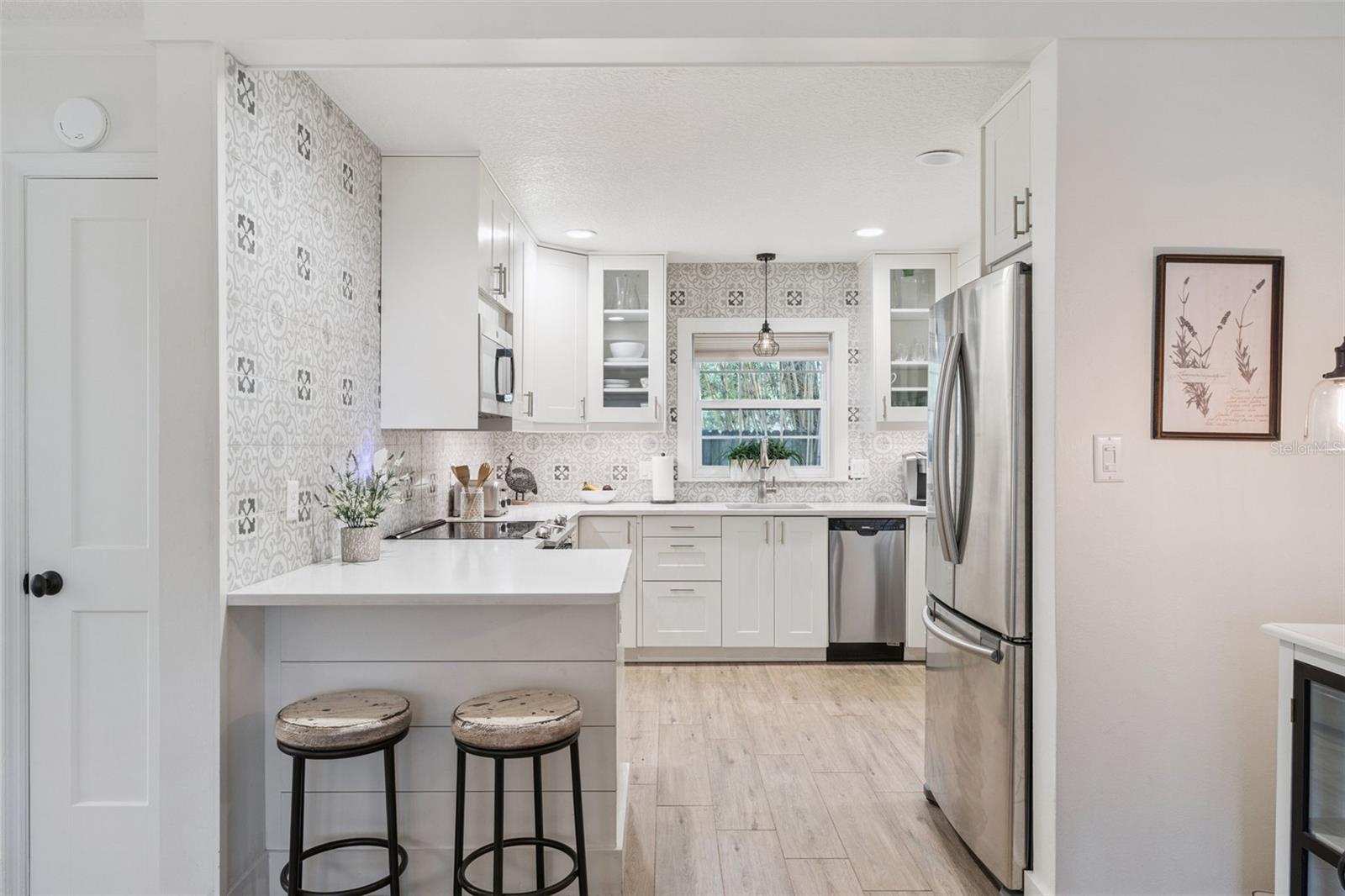 Image 9 of 34 For 2516 Helen Avenue