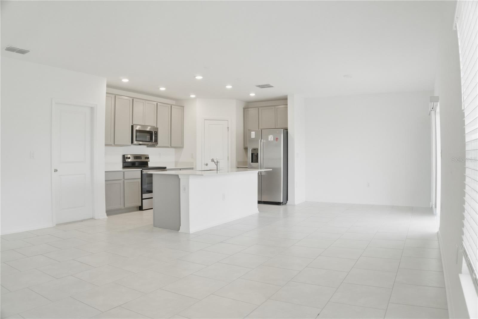 Image 6 of 46 For 634 Bell Prairie Circle