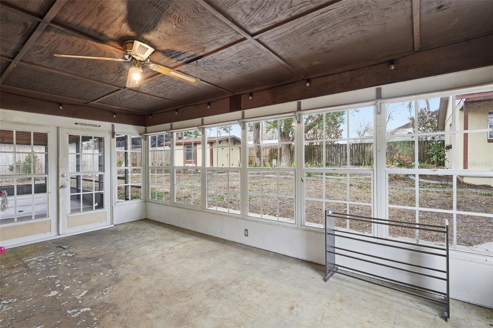 Image 27 of 42 For 244 Angeles Road