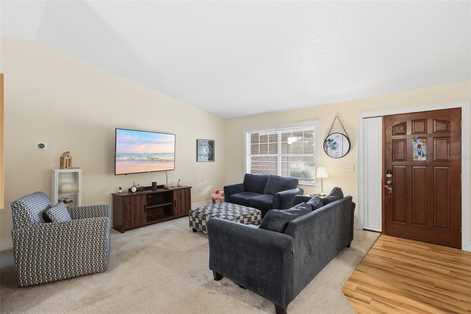 Image 6 of 42 For 244 Angeles Road